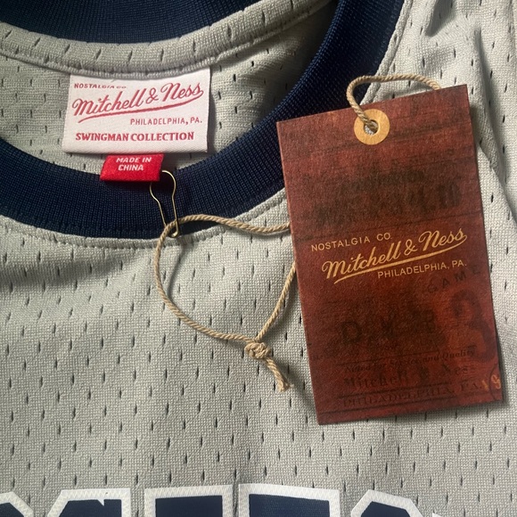 Georgetown University Dikembe Mutombo 90-91 Jersey - Picture 6 of 7